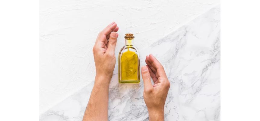 Beneficios y precauciones de dejar el aceite de oliva en la cara durante la noche