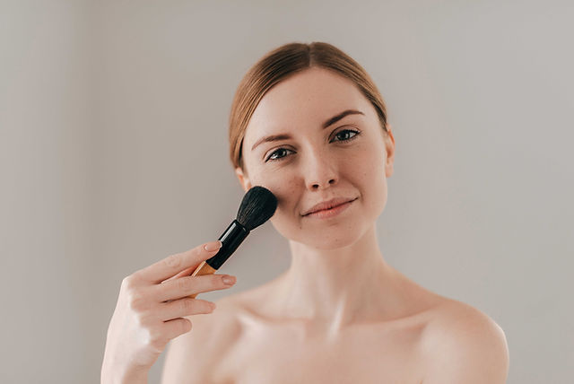 Consejos para lograr un maquillaje natural con brillo radiante