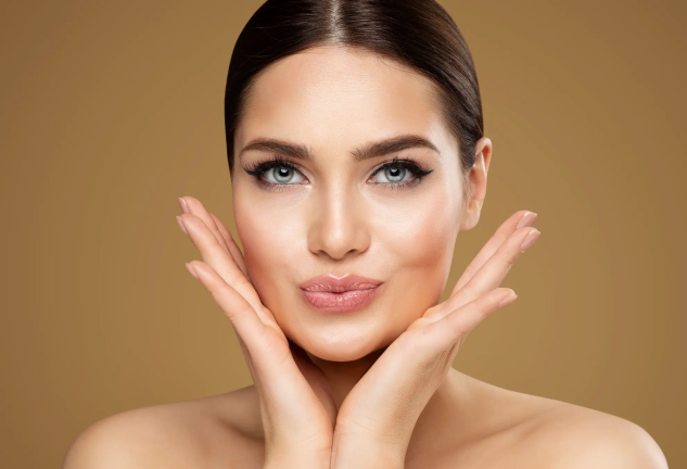 Consejos y trucos para lograr un maquillaje con efecto segunda piel ¡Deslumbra con tu belleza natural!