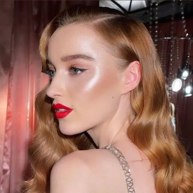 El secreto para un brillo radiante: todo sobre el iluminador de maquillaje