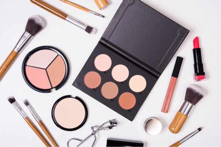 Las 10 herramientas de maquillaje esenciales que debes tener