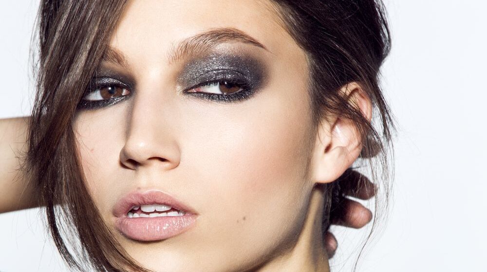 Los secretos del maquillaje de ojos gris y negro: ¡Destaca tu mirada con estilo!