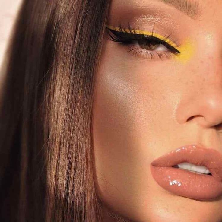 Maquillaje color amarillo: tips y tendencias para lucir radiante