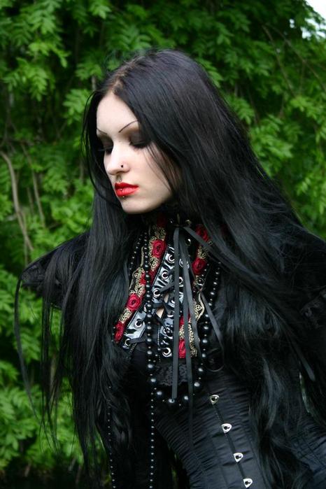 Maquillaje de El Cadáver de la Novia: Secretos para lograr un look gótico y romántico
